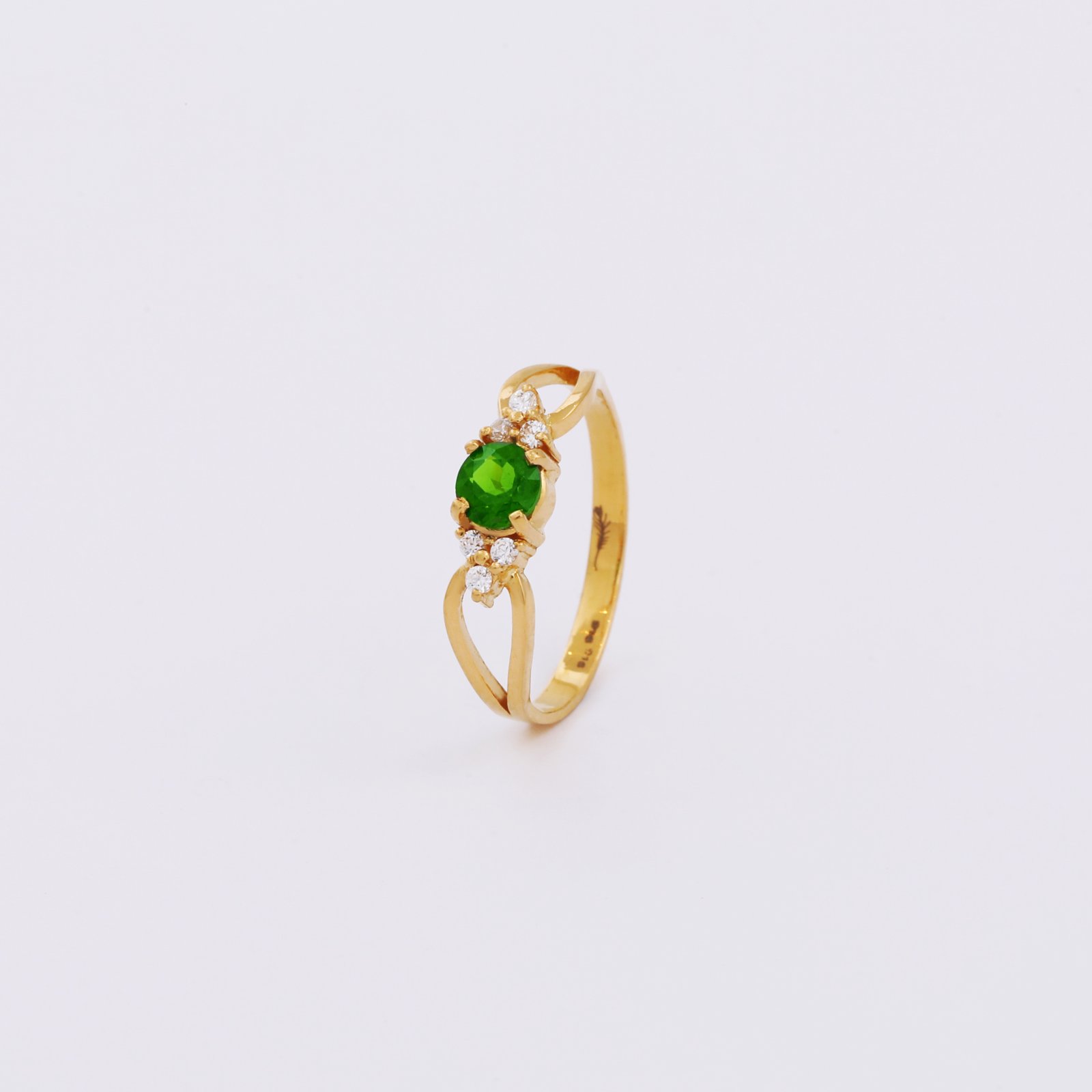 Tsavorite Garnet and American Diamonds Studded Ring (3)